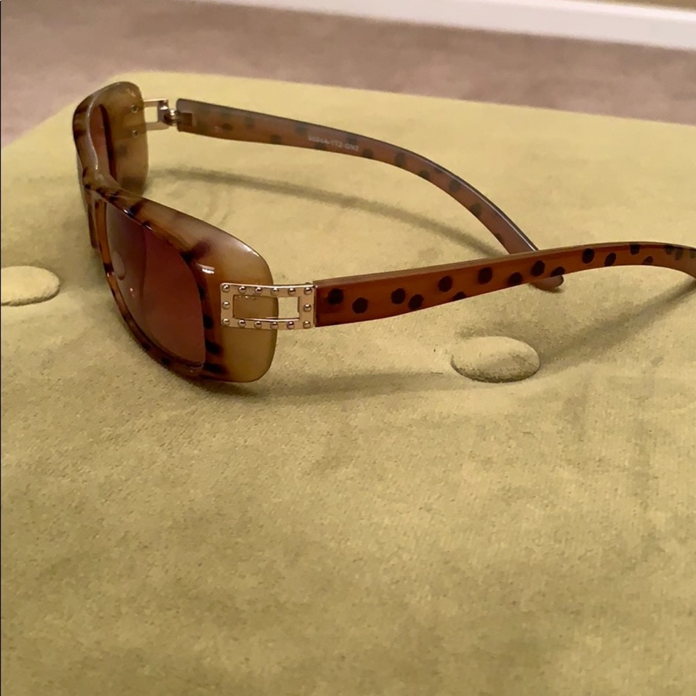 Sunglasses - Picture 3 of 7